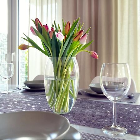 Modern Wohnen I Smart Tv I Terrasse I 2X Parkplatz I 2 Schlafzimmer I 6 Schlafplaetze Bad Oeynhausen Zewnętrze zdjęcie